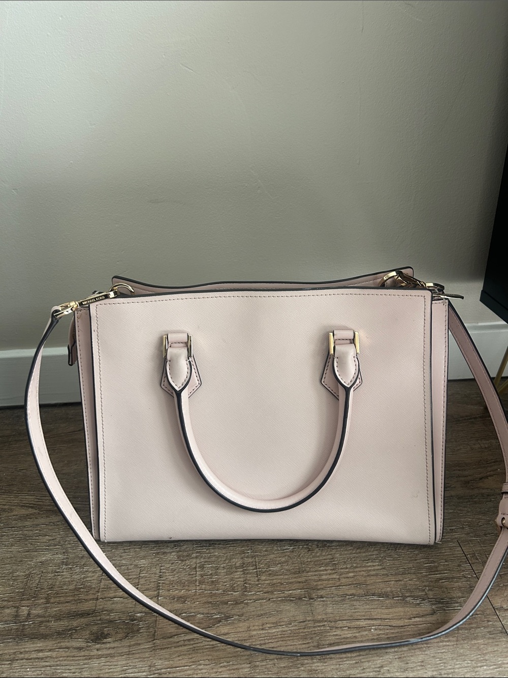 Michael Kors Blush Pink Satchel with Gold Hardware - Picture 4 of 7